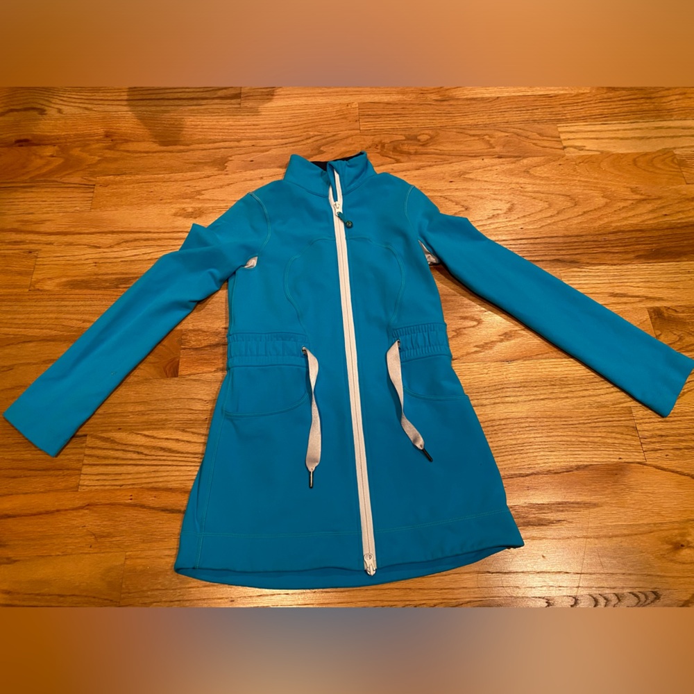 Cinch Waist LULULEMON Jacket- size 4